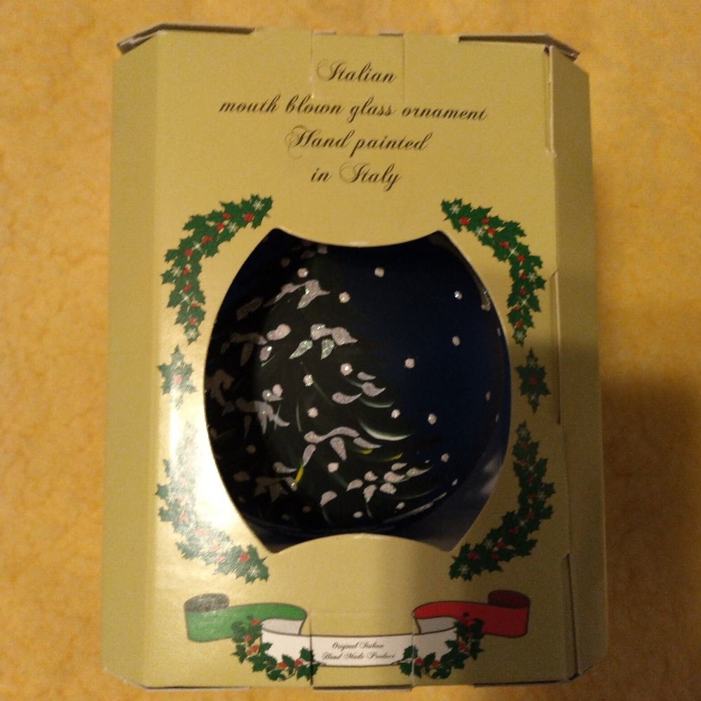 Bellagio Italian mouth blown glass Christmas ornament
